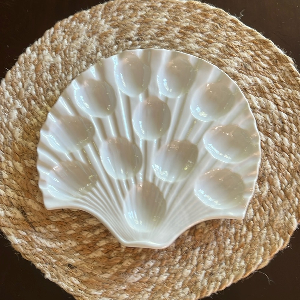 Deviled egg dish